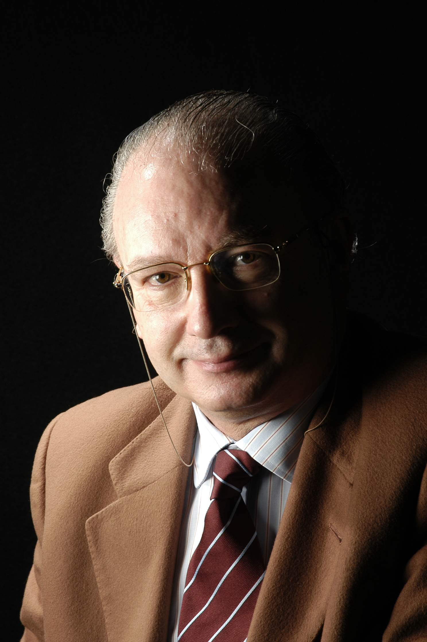Dr. Fermín Aramburo Hostench