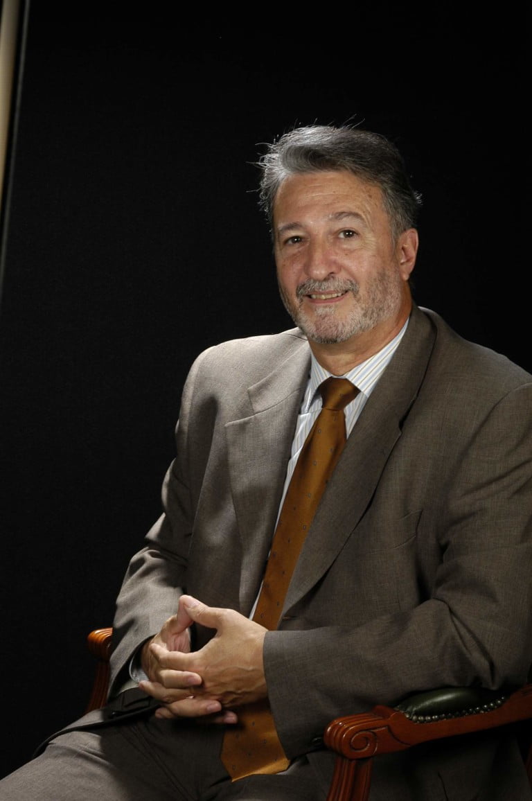 Dr. Carles Fernández Serra