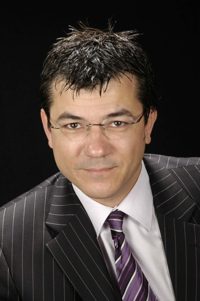 Sr. Héctor Jausàs Farré