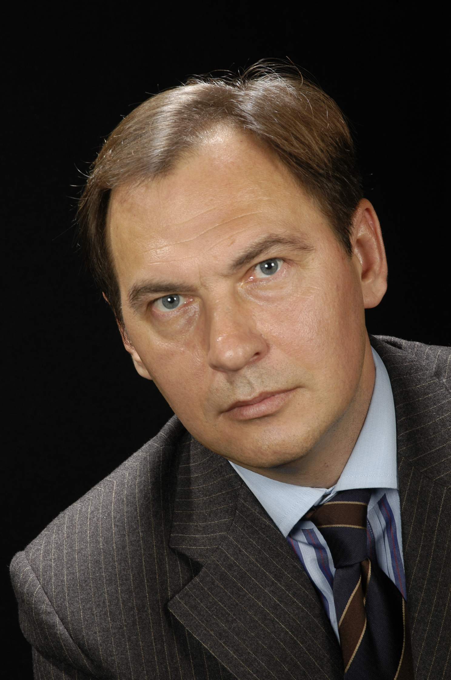 DR. DIMITRI NAÚMOV