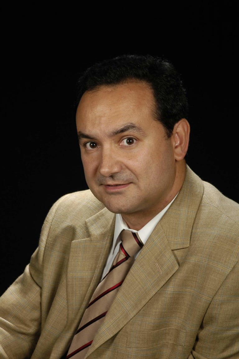DR. CÉSAR ROMERO MENOR