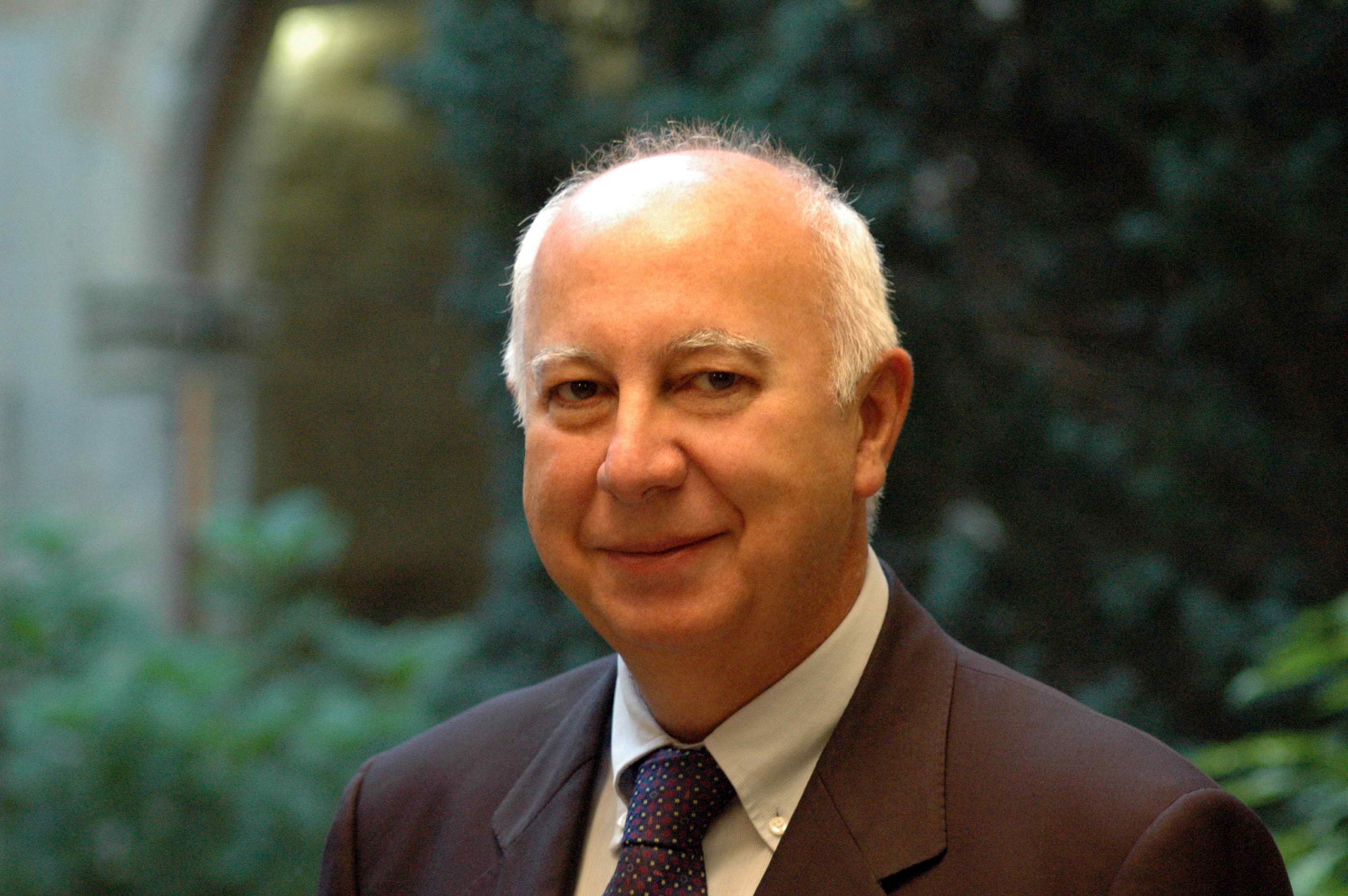 Dr. Juan J. Casares Long
