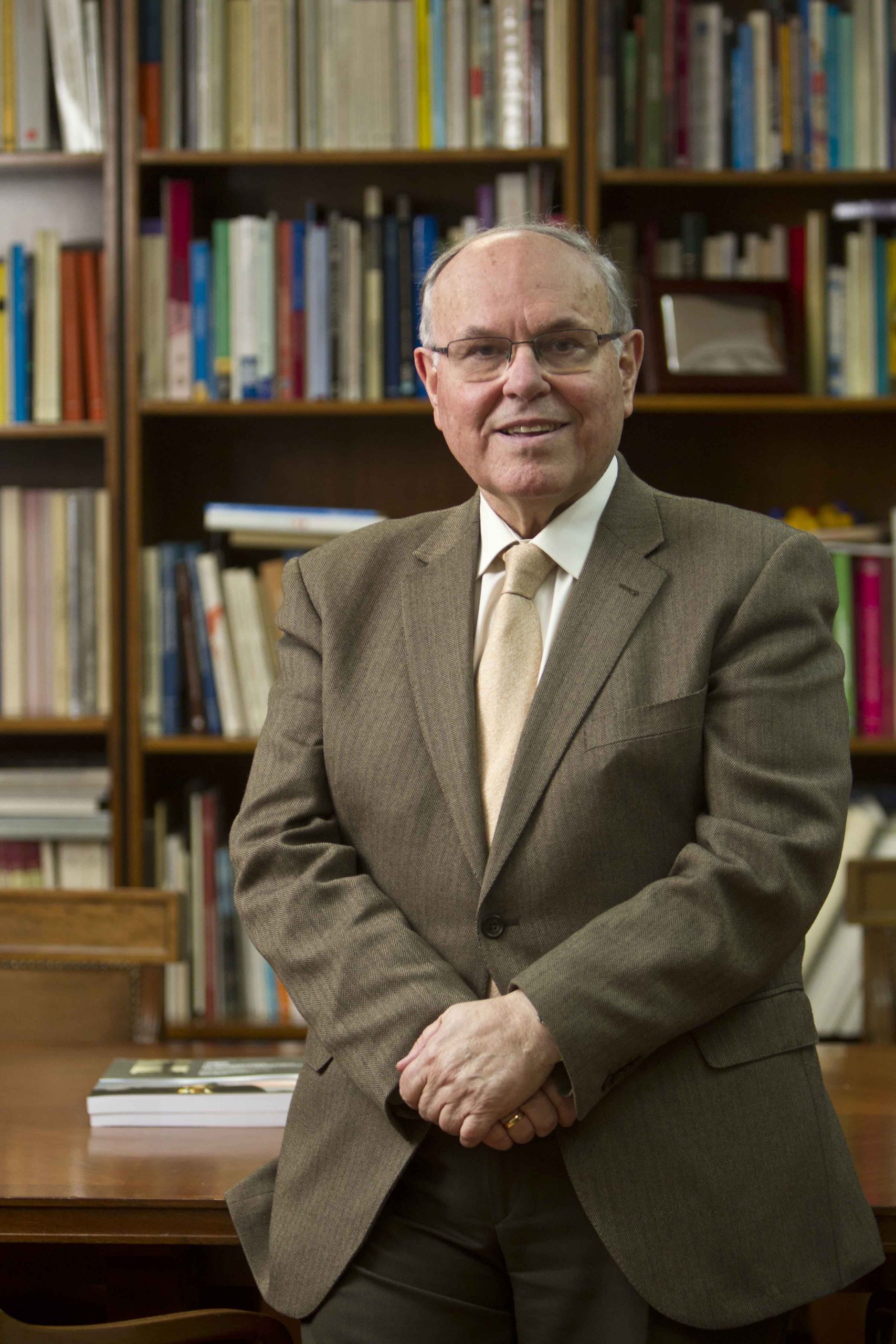 Dr. César Nombela Cano